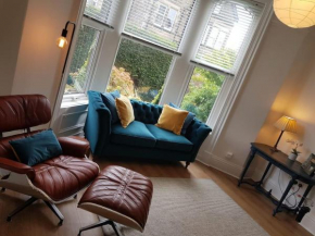 Stunning 1 bedroom apartment with private parking